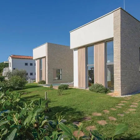 Σπίτι διακοπών Four-bedroom Holiday In Fiorini *