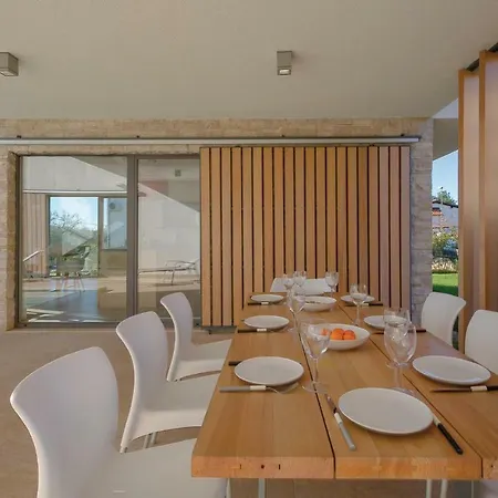 Four-bedroom Holiday In Fiorini 度假居 *