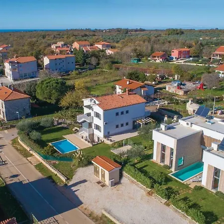 Σπίτι διακοπών Four-bedroom Holiday In Fiorini *