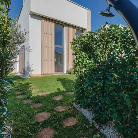 Four-bedroom Holiday In Fiorini * Brtonigla
